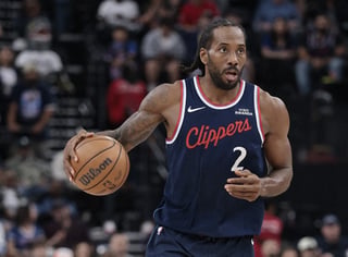 Dueño de los Clippers acepta multa de $30 millones por violar tope salarial