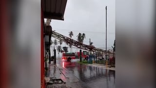 Video registra caída de torre de telecomunicaciones en Golfito