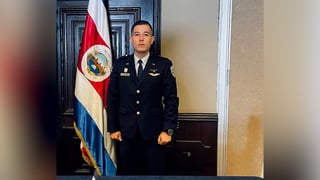 Piloto le pidió a Laura Fernández “ponerse a trabajar” y ahora enfrenta proceso disciplinario