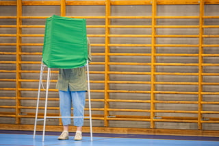 Socialdemócratas de Suecia dicen listos para gobernar, pese a resultados ajustados
