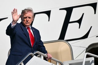 Manifestantes interrumpen a Trump en un mitin en Texas