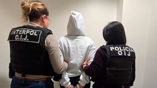 Detienen a exreina de belleza ligada a Pecho de Rata