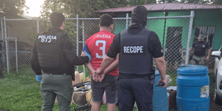 Banda robaba combustible y lo vendía en supermercado