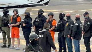 (Video) Vuelo de la DEA con cinco extraditables despegó rumbo a Florida