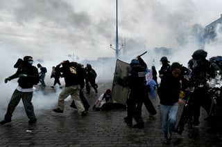 Francia detiene a 1.000 personas en protestas marcadas por la violencia