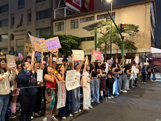 (Video y fotos) Protesta contra cambios en atención a víctimas de violación tomó la Avenida Segunda