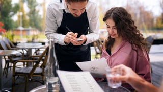 MEIC: 7 de cada 10 restaurantes inspeccionados no muestran el precio final
