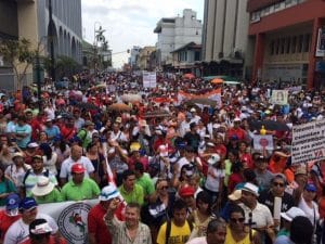 Sindicatos se lanzarán mañana a las calles. Archivo foto con fines ilustrativos