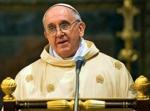 Papa Francisco dio a conocer medida este lunes.