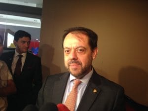 El ministro de Comercio Exterior, Alexander Mora.