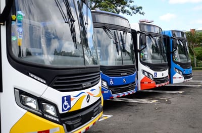El 59% de los buses de ruta aprueban la revisión técnica en su primera cita (Daniela Abarca | CRH).