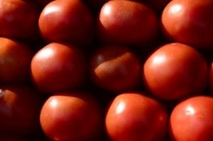 El tomate disminuyó -17,13%. (Archivo/CRH).