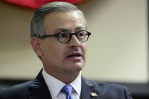 Manuel González, canciller tico, cuestionó el compromiso de los miembros de la OEA para resolver la crisis. Archivo CRH