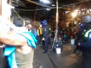 Desalojo dejó una persona detenida. Foto: Policía Municipal.