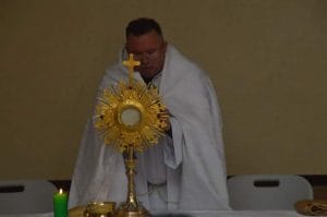 Sacerdote Sergio Valverde. Tomada del FB de la Asoc. Obras del Espíritu Santo