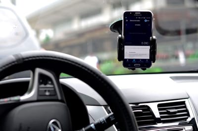 Los diputados presentarán un nuevo proyecto de ley para regular la operación de Uber en el país y buscarán que se tramite por medio de una vía rápida. (Archivo/CRH).