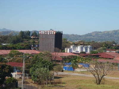 Fábrica Nacional de Licores. (CRH).