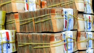 Dinero, bancos. (Foto: Archivo CRH)