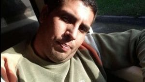 El sospechoso, Darío Badaracco está prófugo. El hombre "ayudó" a buscar a la joven desaparecida y exigió "castigo duro" contra los abusadores de mujeres.