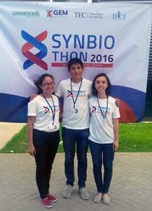 Diana Mendoza, Luis Alfredo Barboza y Myrka Rojas son estudiantes de Ingeniería en Biotecnología.