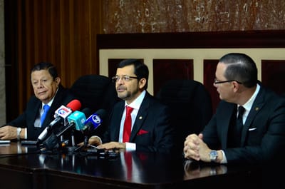 Los magistrados Jesús Ramírez, Carlos Chinchilla y Celso Gamboa, durante una conferencia de prensa. Foto de archivo CRH/Daniela Abarca