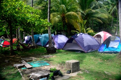 Convirtieron Isla Jesusita en un sitio para acampar y para ponerse cómodos luego de disfrutar de los atractivos turísticos de la zona (Daniela Abarca / CRH).