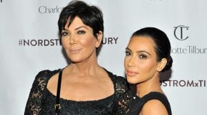 Kim Kardashian y su madre, Kris Jenner. Foto tomada de intouchweekly.com.