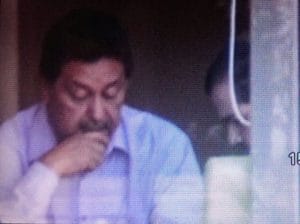 En la imagen Víctor Morales Zapara y el importador de cemento Juan Carlos Bolaños, en un restaurante ubicado en Rohrmoser.