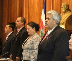 Leandro, primero de derecha a izquierda es regidor municipal. (Imagen tomada de la página en Facebook de la Municipalidad de Cartago)