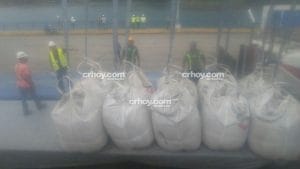 El dinero del crédito del BCR es únicamente para la compra de cemento pero diputados denuncian que parte del dinero se habría usado para pagar un crédito en el Banco Popular. Imagen del cemento chino en Caldera. CRH