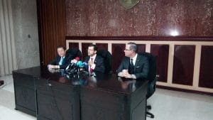 Carlos Chinchilla, presidente de la Corte, a la derecha el magistrado Celso Gamboa y a la izquierda el magistrado Jesús Ramírez.