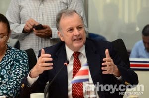 El diputado Ottón Solís envió una nota al ministro de Hacienda, Helio Fallas. (CRH).