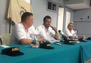 Álvaro Rodríguez, Secretario General de ANIC, Alex Chavarría, secretario de formación sindical y Wálter Cardalda, fiscal adjunto. CRH