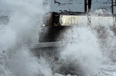 Olas provocadas por Ophelia. AFP