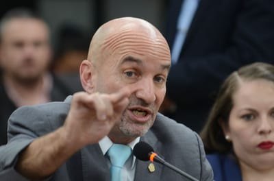 Mariano Figueres compareció este viernes ante los diputados por su labor como jerarca de la DIS (Daniela Abarca / CRH).