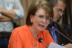 Sandra Piszk: "el viceministro Rodríguez no tiene legitimidad para continuar en la negociación de la reforma fiscal". (Daniela Abarca/CRH).