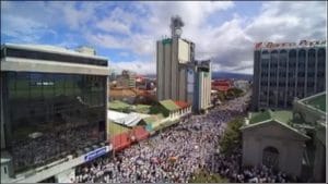 En diciembre grupos religiosos marcharon en San José.