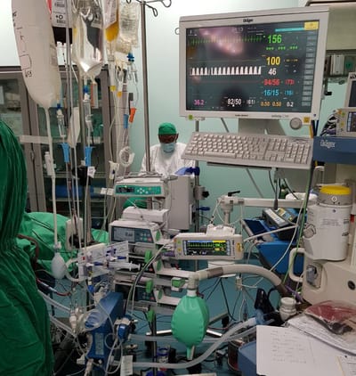 Salas de operaciones debieron cerrar debido a la falta de personal (Archivo CRH)