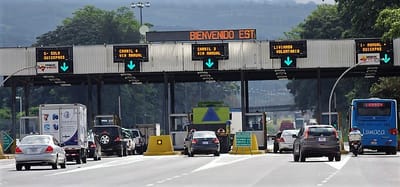 Imagen del peaje ubicado en la autopista Florencio del Castillo, entre San José y Cartago. Archivo CRH/MOPT