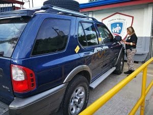 Imagen del vehículo propiedad del policía, el cual se habría usado en el crimen. OIJ
