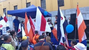 Los sindicatos advierten una gran afectación en los servicios públicos por la huelga de este lunes en contra del plan fiscal