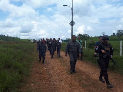 Tanto Fuerza Pública como Policía de Fronteras intentan resguardar Crucitas.