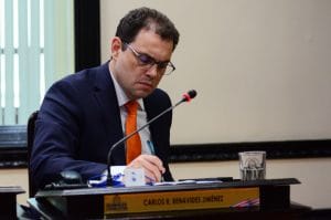 Carlos Ricardo Benavides, jefe de fracción del PLN., impulsa la iniciativa.