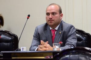 El diputado socialcristiano, Pablo Heriberto Abarca le pidió al gobierno "activar" su grupo de garantes de la ética (CRH)