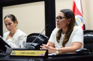 Ivonne Acuña, diputada independiente.