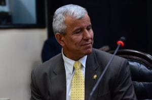 El jefe de bancada del PAC, Víctor Morales, aseguró que trabajarán en un texto nuevo. (CRH).