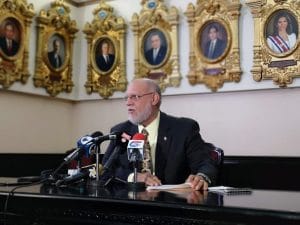El diputado Carlos Avendaño, del PRN, pidió a la población oponerse a la pretensión de AyA. (CRH).
