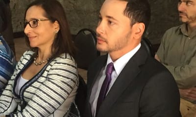 Carolina Mauri, ministra de Deportes junto a su hermano, Jonathan Mauri en la entrega del premio el viernes. Foto cortesía del Ministerio de Cultura.
