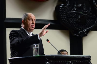 Legisladores de la comisión han dicho que la Casa Presidencial tuvo injerencia directa en el otorgamiento del crédito del BCR a Juan Carlos Bolaños para la importación de cemento chino. (CRH).
