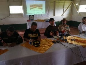 En mayo pasado, recién entrando al Gobierno, los ministros de Seguridad y Ambiente, y otras autoridades visitaron Cutris. (CRH)